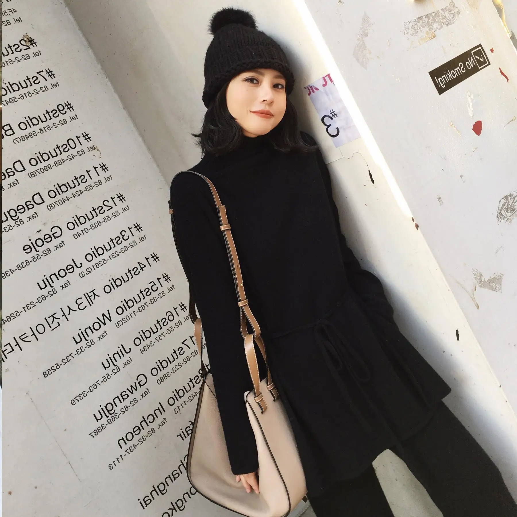 Осенне зимний трикотажный спортивный костюм свитер с высоким воротом для женщин