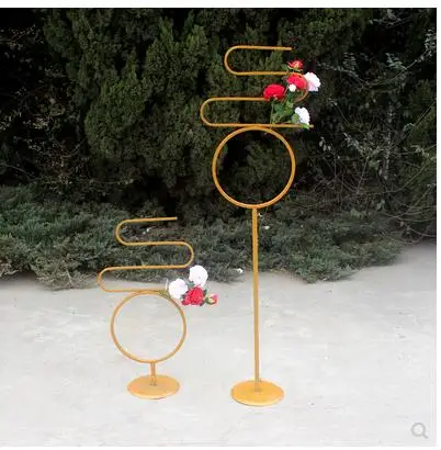 

The new Chinese style ironwork runway Xiangyun Road leads the background screen to decorate the jiangnan wind wedding props