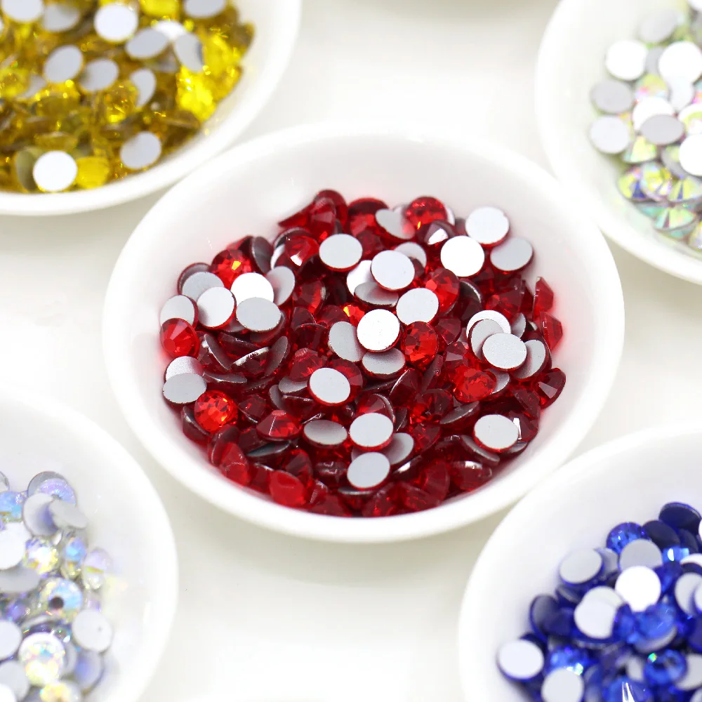 Стразы разных размеров с плоской задней стороной стеклянные приложения для