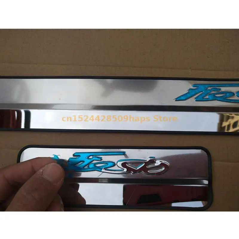 Накладка на порог внешняя из нержавеющей стали для Ford Fiesta 2009- 2012 2013 2014 2015 |