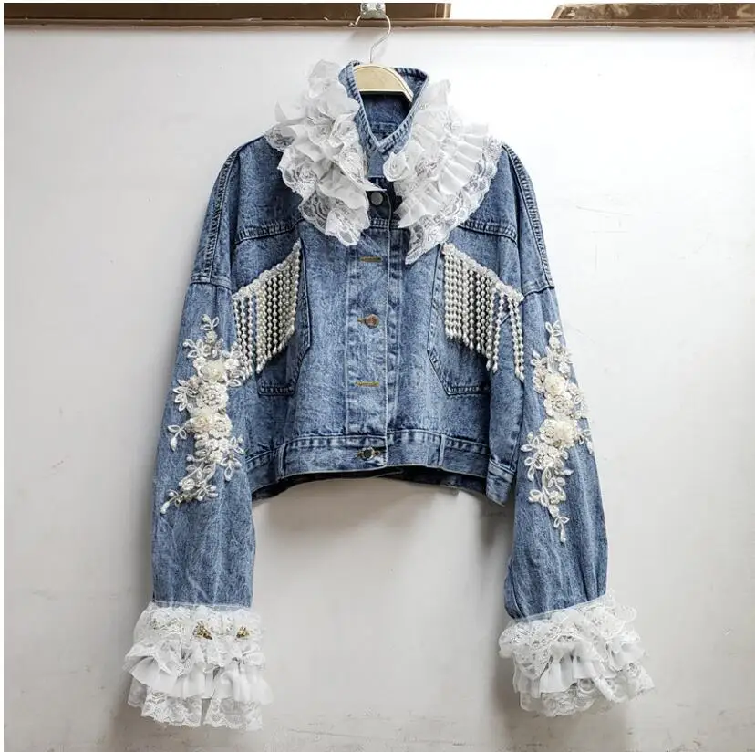 Женская короткая джинсовая куртка Студенческая Свободная с вышитыми бусинами и