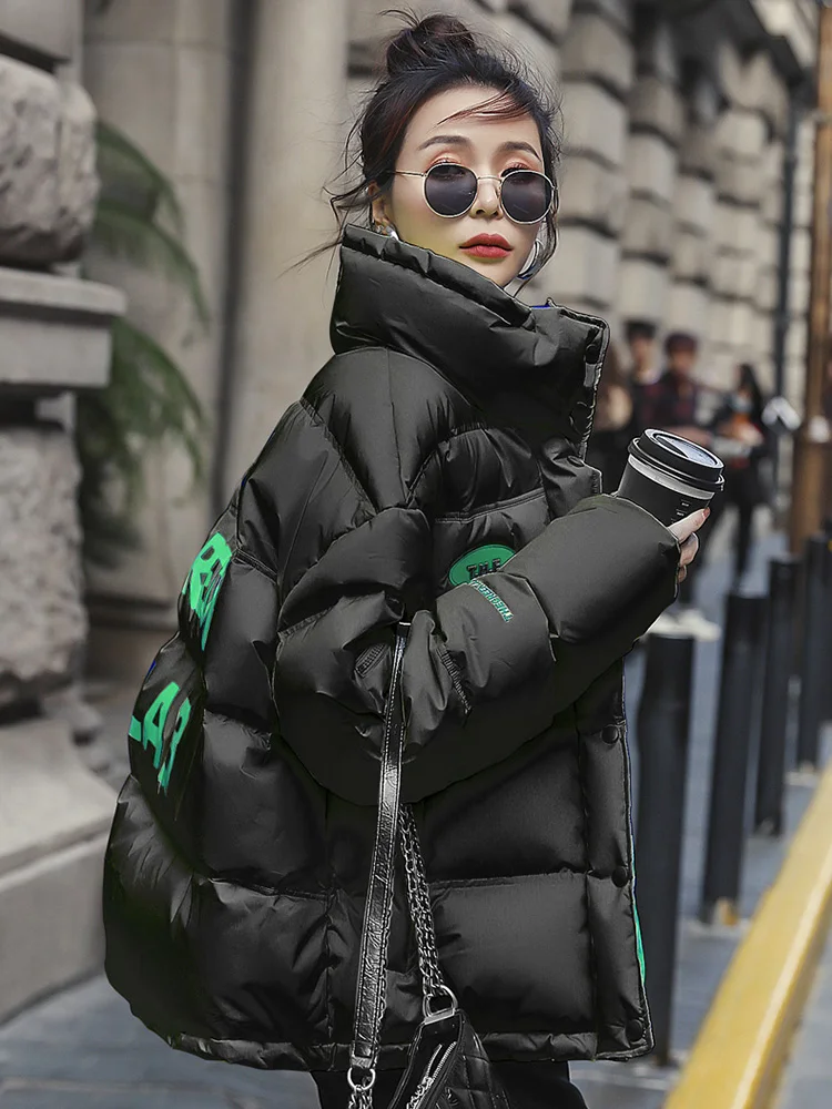 Женская зимняя теплая куртка на белом утином пуху короткие модные красивые