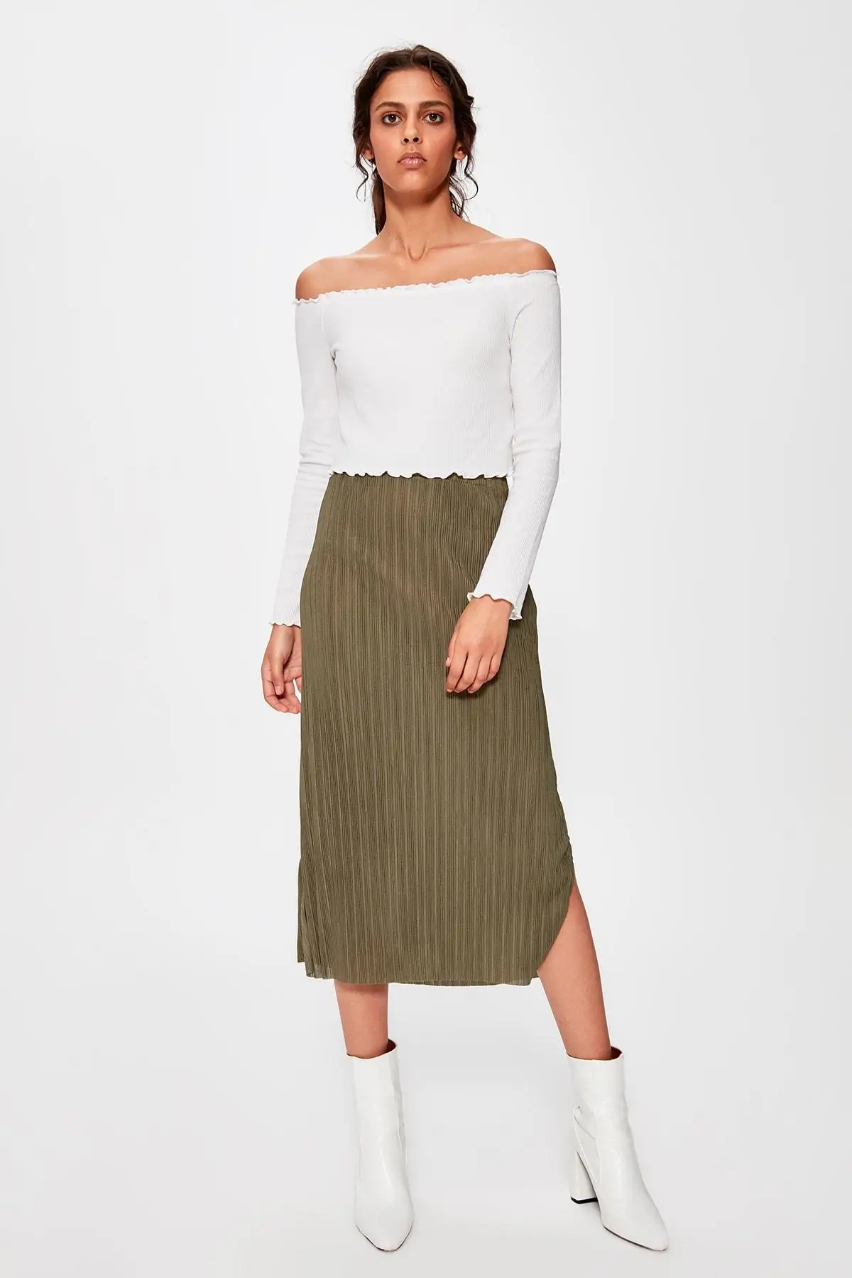 Trendyol хаки Pilise трикотажная юбка TWOAW20ET0319