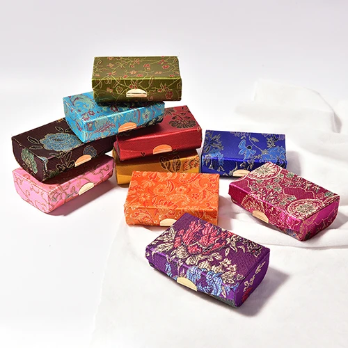 

1Pc Embroidered Square Flower Design Lipstick Display Box Case With Mirro Retro Brocade Jewelry Holder Random Color