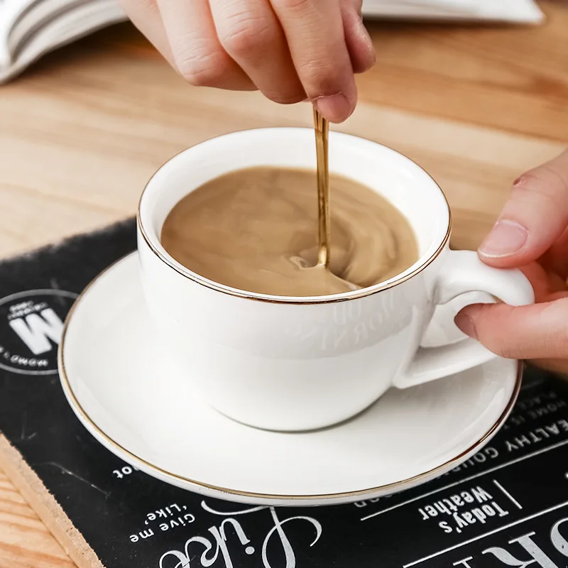 Веселая жаркая Европейская белая Роскошная фарфоровая чашка и блюдце керамика