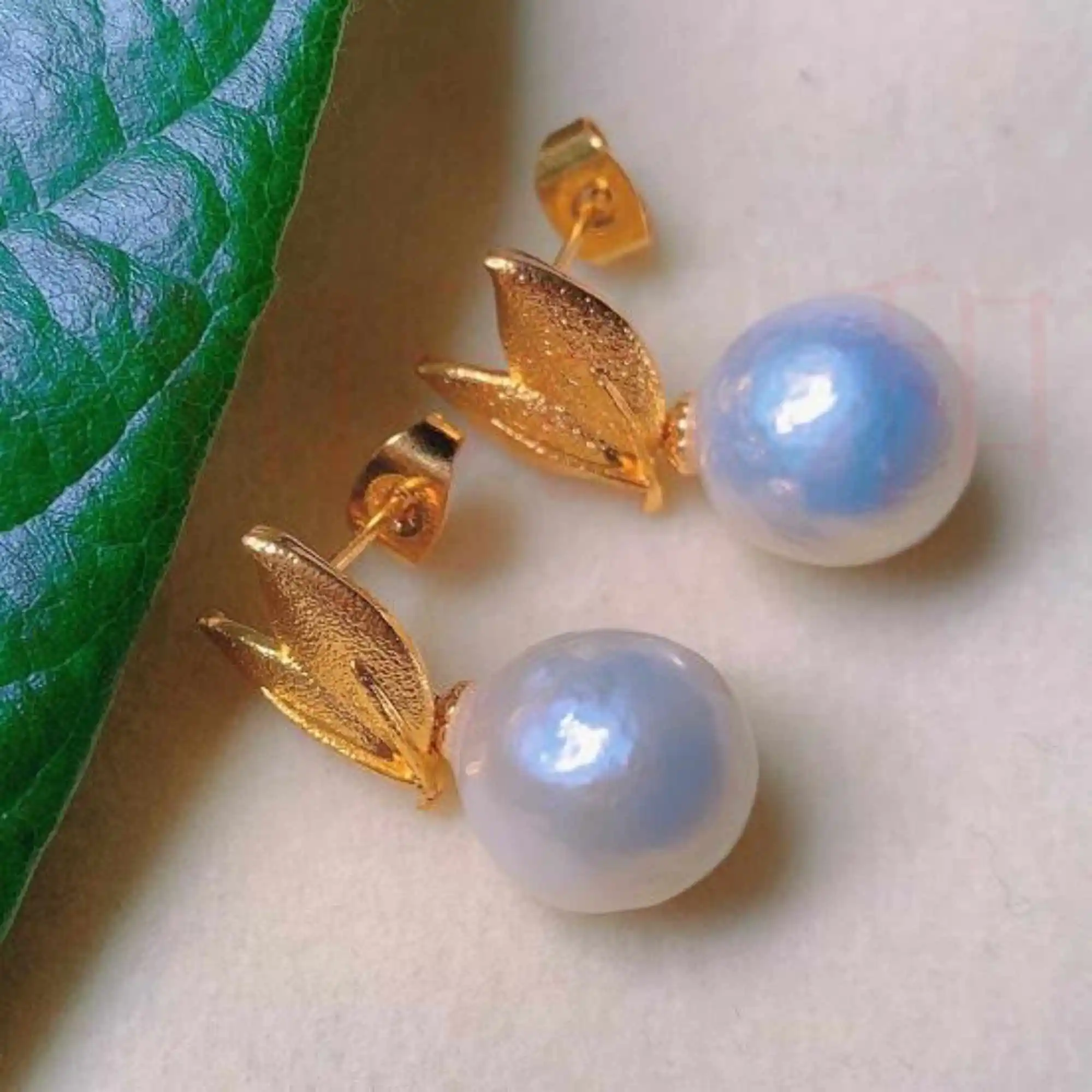

Fashion natural white Baroque round Pearl gold 18k Ear Stud gift Accessories FOOL'S DAY Hook Aquaculture Beautiful Fashion