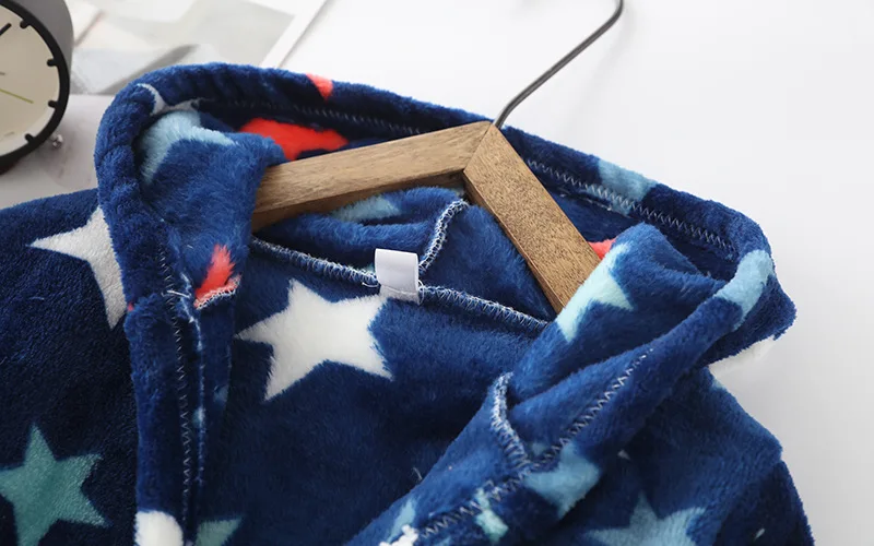 Новинка; зимняя фланелевая детская одежда для сна; халат; милый теплый банный халат с капюшоном и принтом животных для девочек; осенние детские пижамы для мальчиков;