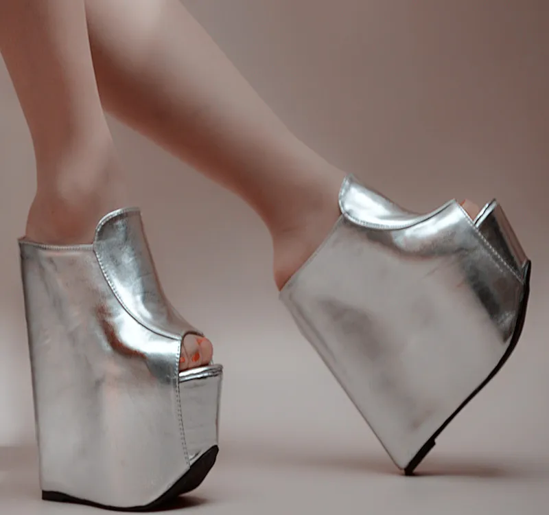 Сандалии женские на платформе пикантные босоножки танкетке с открытым носком