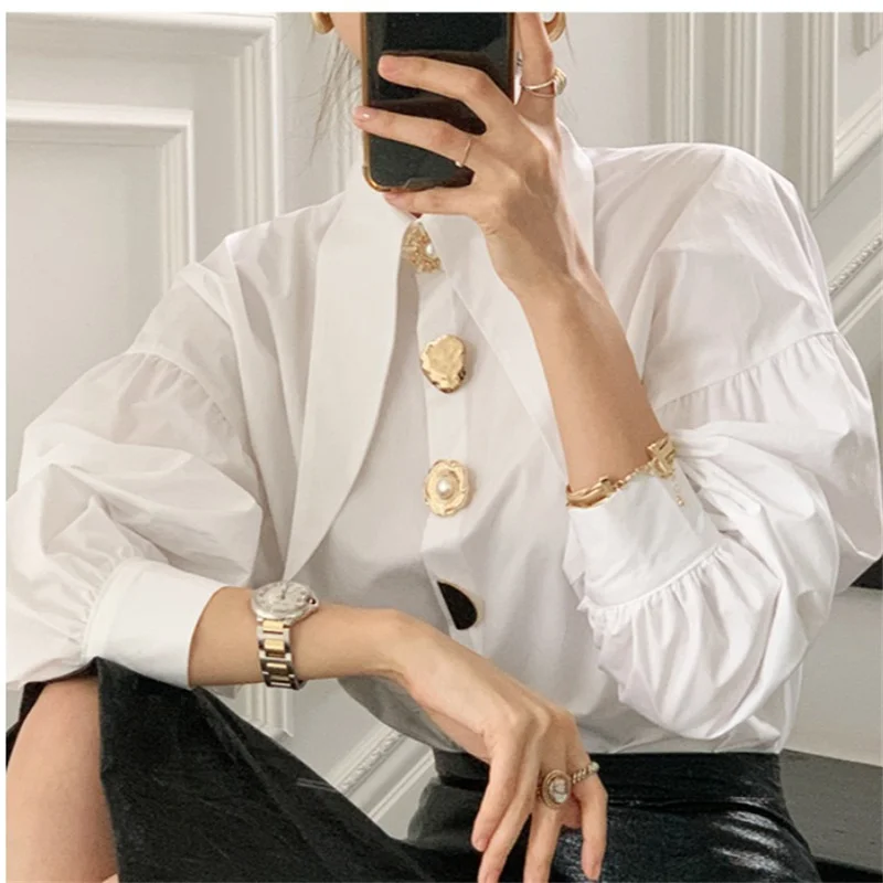 

Shirt 2021 early spring new European and American design sense pointed stand collar chic buttons casual fashion puff sleeves