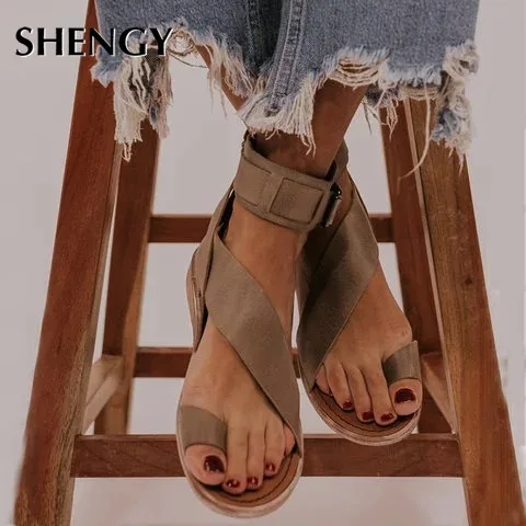 Женские пляжные сандалии на плоской подошве повседневные уличные шлепанцы