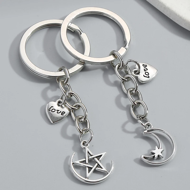 

Брелок для ключей в виде Луны, звезды, сердца, 1 комплект (2 шт.)