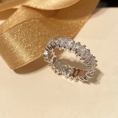 

Irregular circle, single row drill, full diamond ring, rectangular zircon tide female index finger ring and tail ring