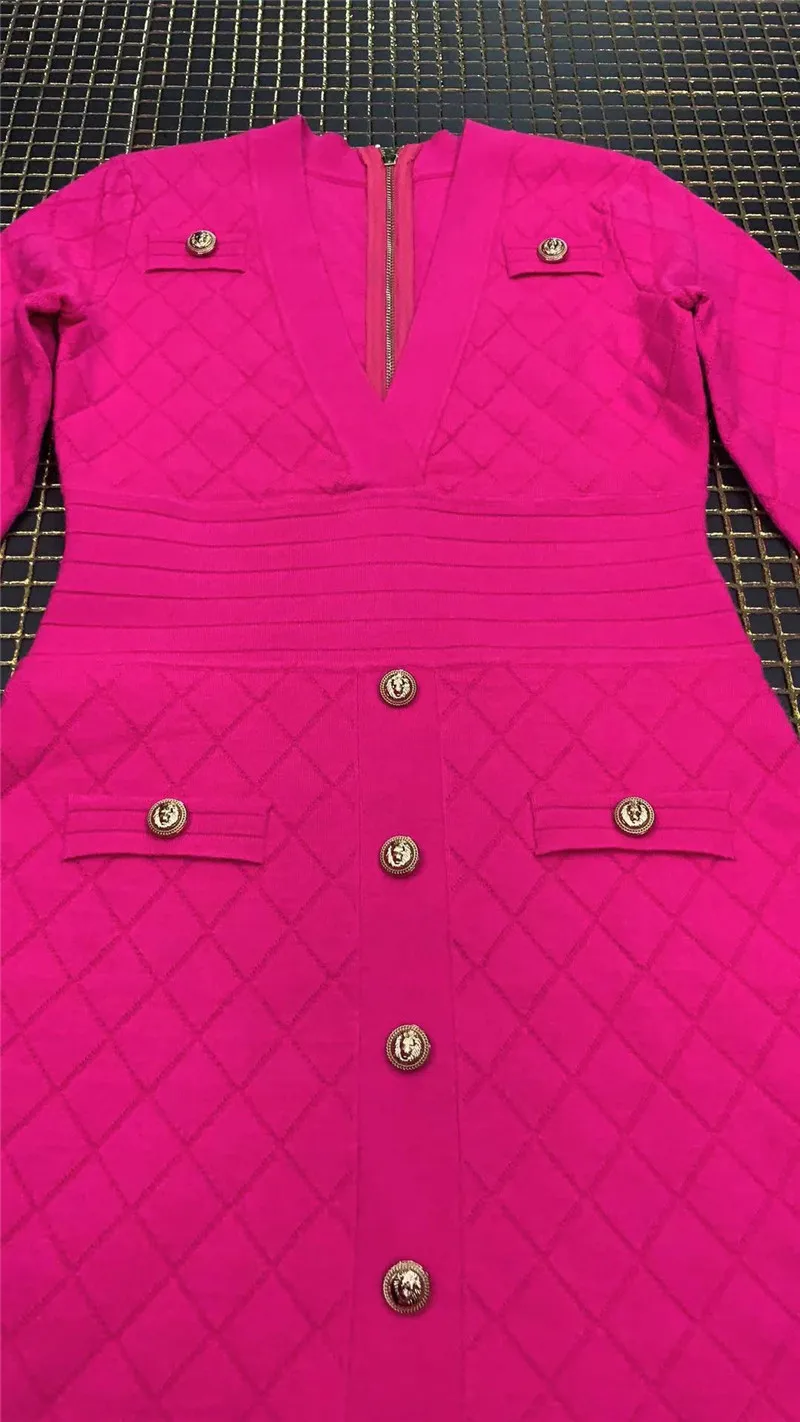 Женское жаккардовое платье облегающее из вискозы с длинным рукавом и V-образным