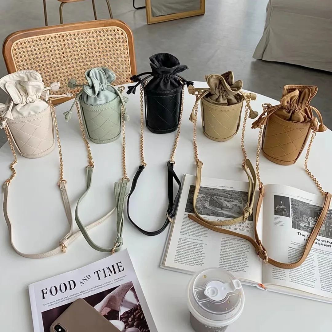 

Fashion Lingge Drawstring Bucket Bags Women Shoulder Bag Brands Small Chain Bottle Crossbody Bags for Women 2021 Mini Bag Purse