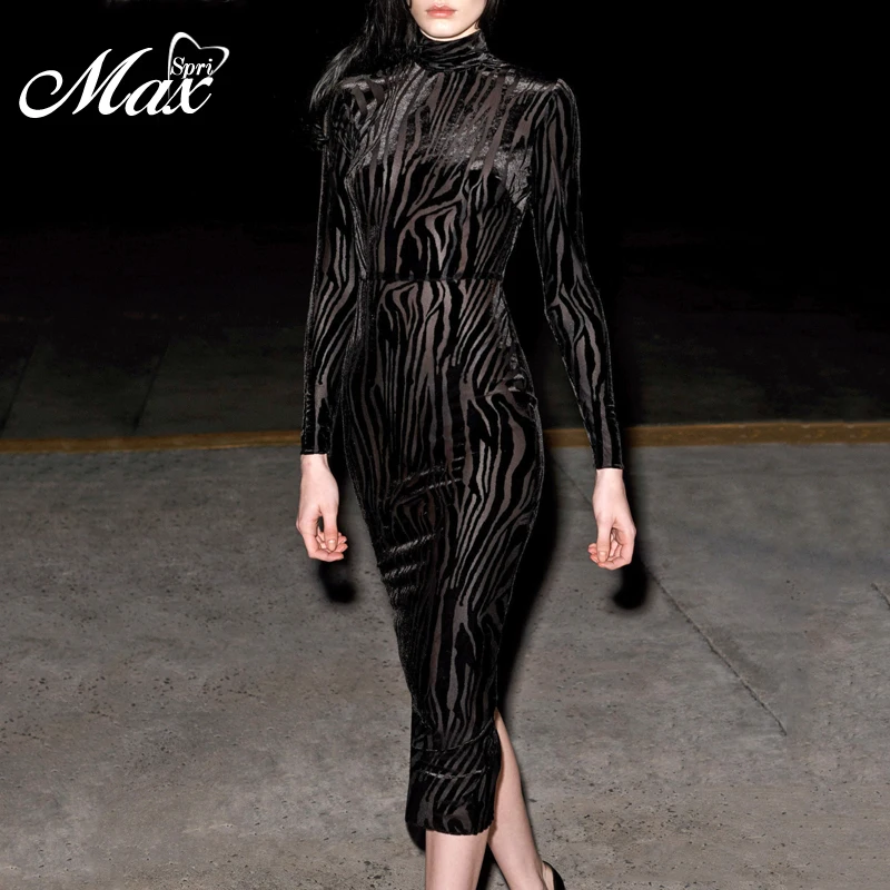 Женское платье с высоким воротником Max Spri черное облегающее миди леопардовым