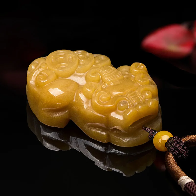 

Natural Xinjiang Golden Silky Jade Pendant Lucky Pixiu Warding Off Evil High-Grade Jade Men Women Topaz Pendant Jade Jewelry