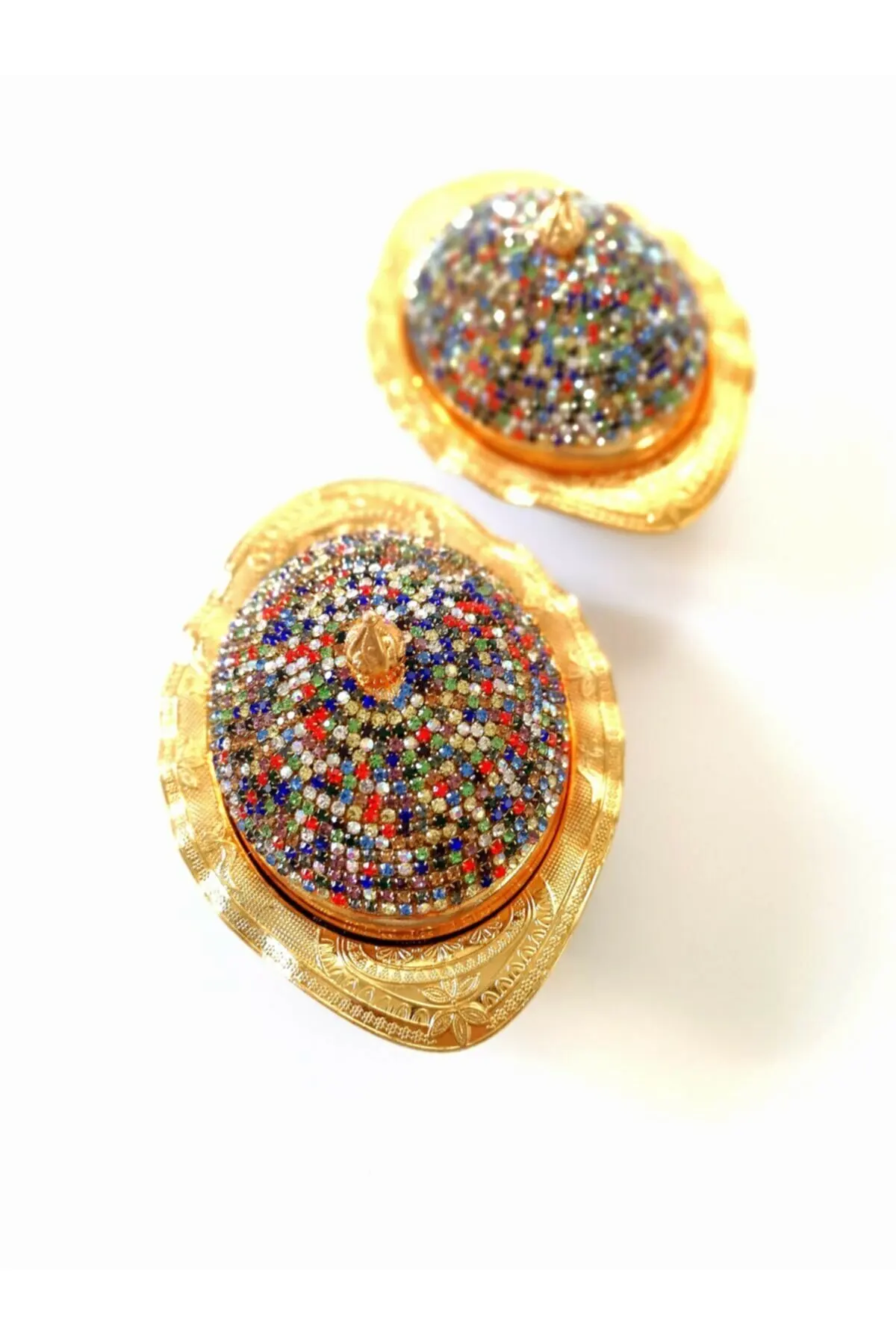 

Подарочная гелевая цветная сахарница с вышивкой из драгоценных камней