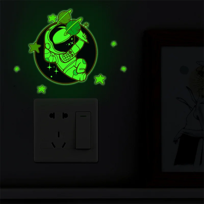 Креативная наклейка на выключатель Zollor с астронавтом Настенная Наклейка для