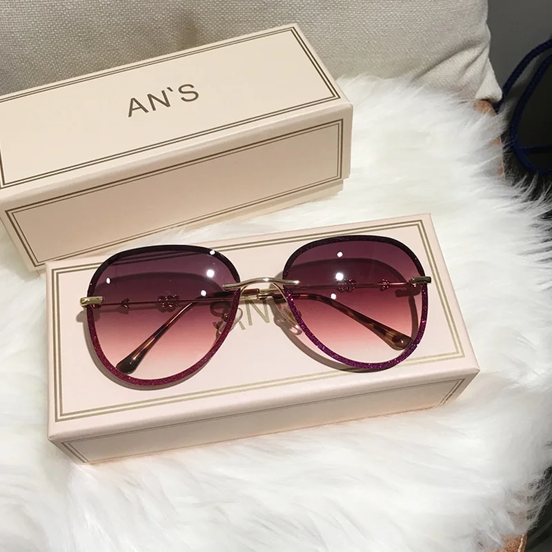 

2019 New Diamond Sunglasses Female Imitation Rhinestones Gradient Color UV400 Women Sunglasses