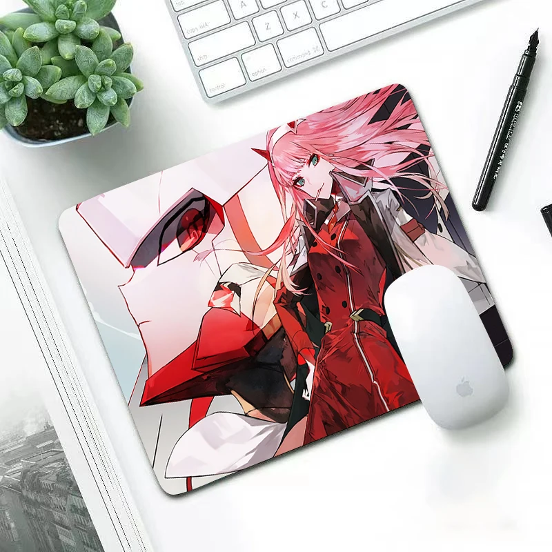 

Luxury wear-resisting small 22x18cm office leisure edge anti slip washable laptop game mouse pad Anime - Darling in the FranXX
