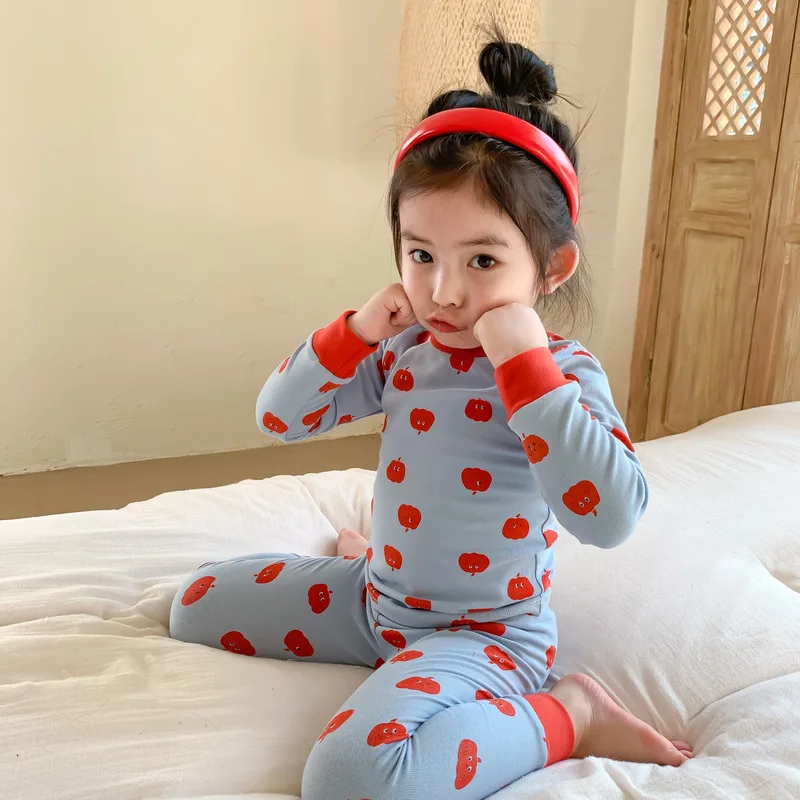 Хлопковые милые пижамные комплекты с принтом яблока для мальчиков и девочек