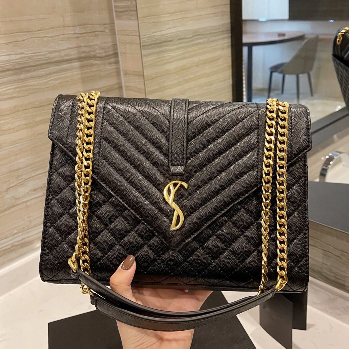 

Сумка женская диагональная на одно плечо, модная дизайнерская квадратная сумочка 27 х19 см с цепочкой, Женский саквояж из натуральной кожи с к...