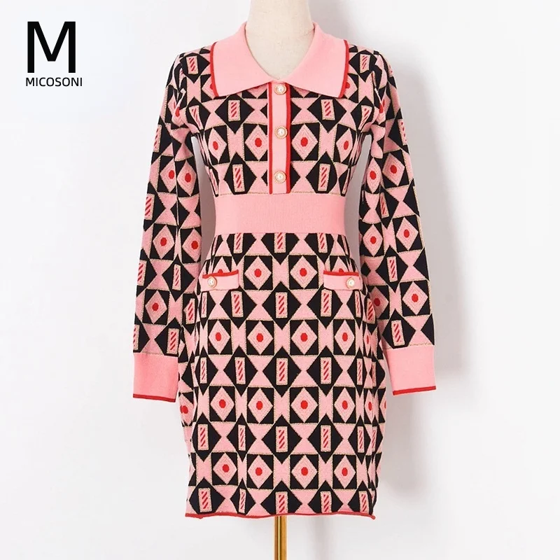 

Трикотажное платье-свитер Micosoni с геометрическим отворотом, длинным рукавом, пуговицами, контрастных цветов, цвет розовый/желтый, Осень-зима...