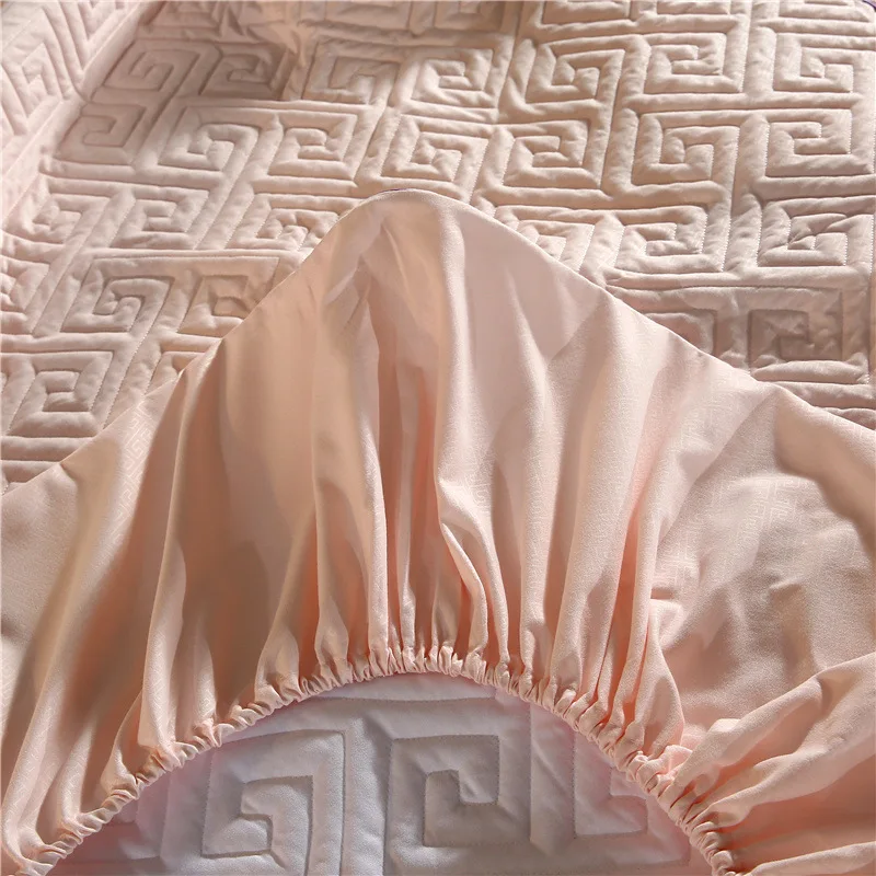 Наматрасник стеганый непромокаемый с защитой от бактерий | Дом и сад