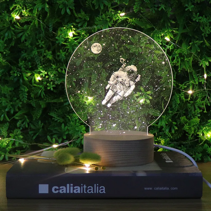 

Astronaut Night Light Creative Solid Wood Astronaut 3D Small Table Lamp Birthday Gift for Boyfriend and Girlfriend Ornaments