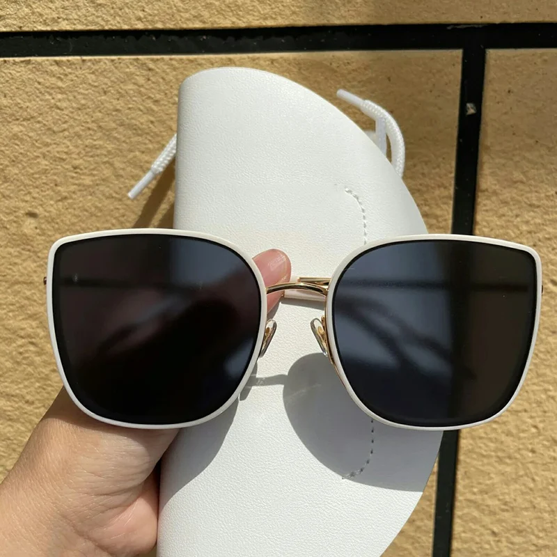 

YJ1833 2021 New Brand Designer Sunglasses Women Vintage Metal Glasses For Women Mirror Retro Lunette De Soleil Femme UV400