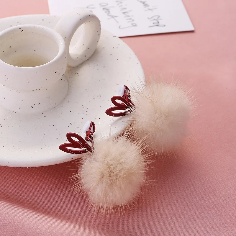 

Korean Fashion Earrings 2021 Fashion Trend Retro Heart Ladies Stud Earrings Red Clip Earrings Without Ear Holes Gift Jewelry