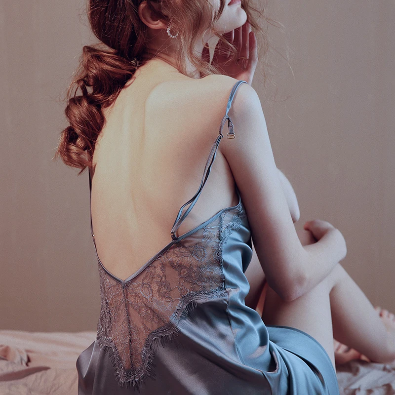 Шелковая атласная ночная рубашка сексуальная женская с открытой спиной