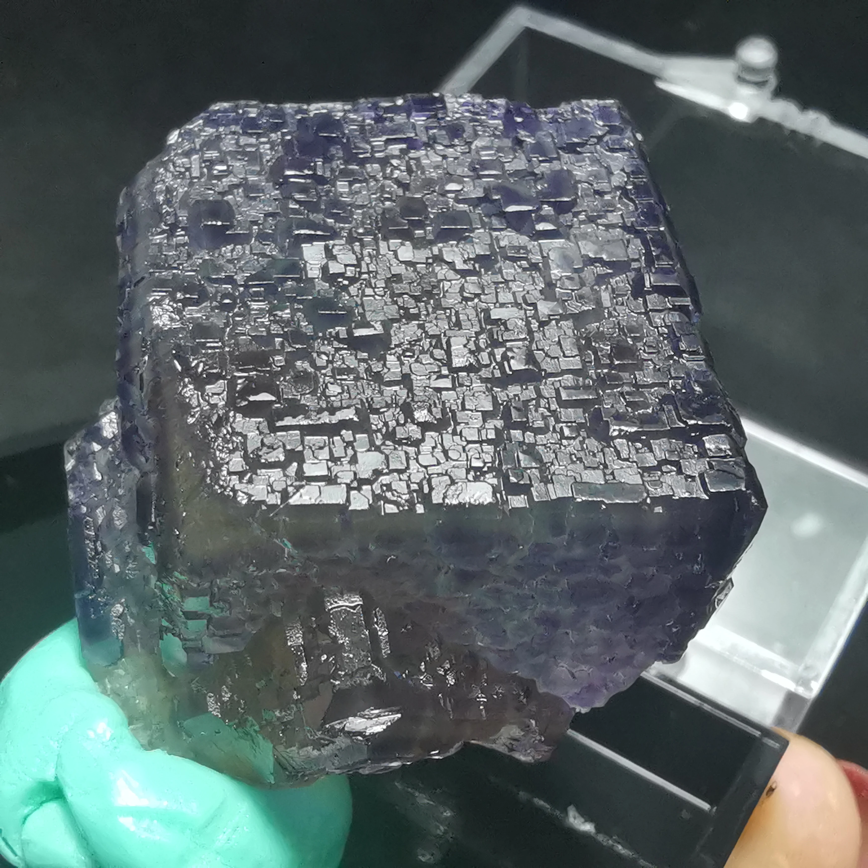 

Natural rare fluorite cluster mineral crystal sample rock and crystal healing crystal (free box)