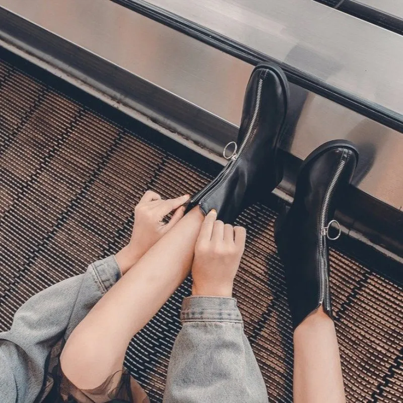 

Women's Shoes