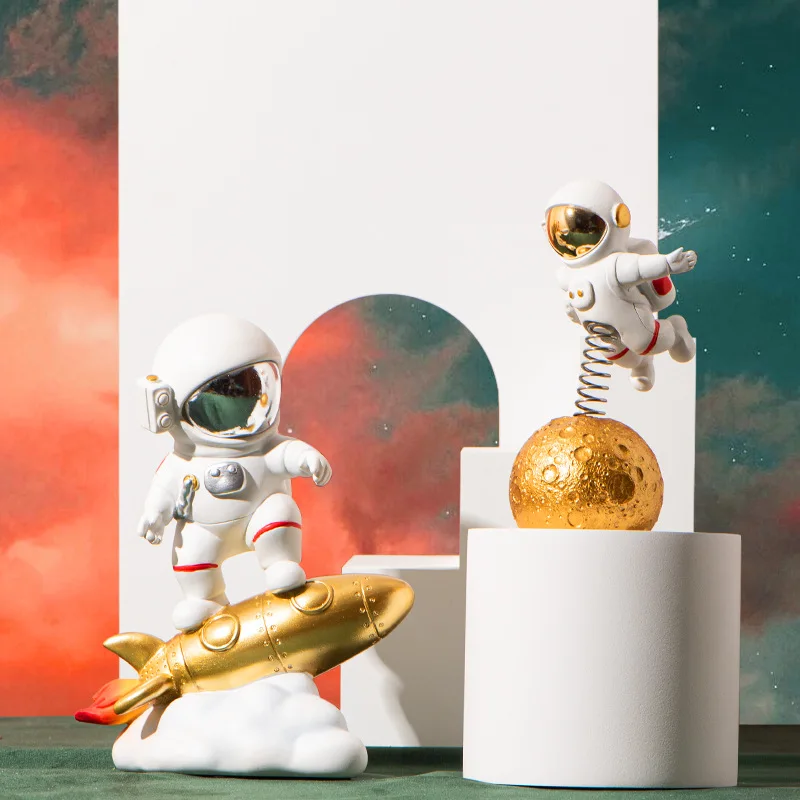 

Creative Astronaut Decoration Modern Simple Home Living Room Soft Decorations Coffee Table Desktop Astronaut Car Decoration