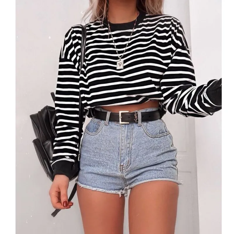 Женская короткая футболка в полоску повседневная облегающая Корейском стиле с