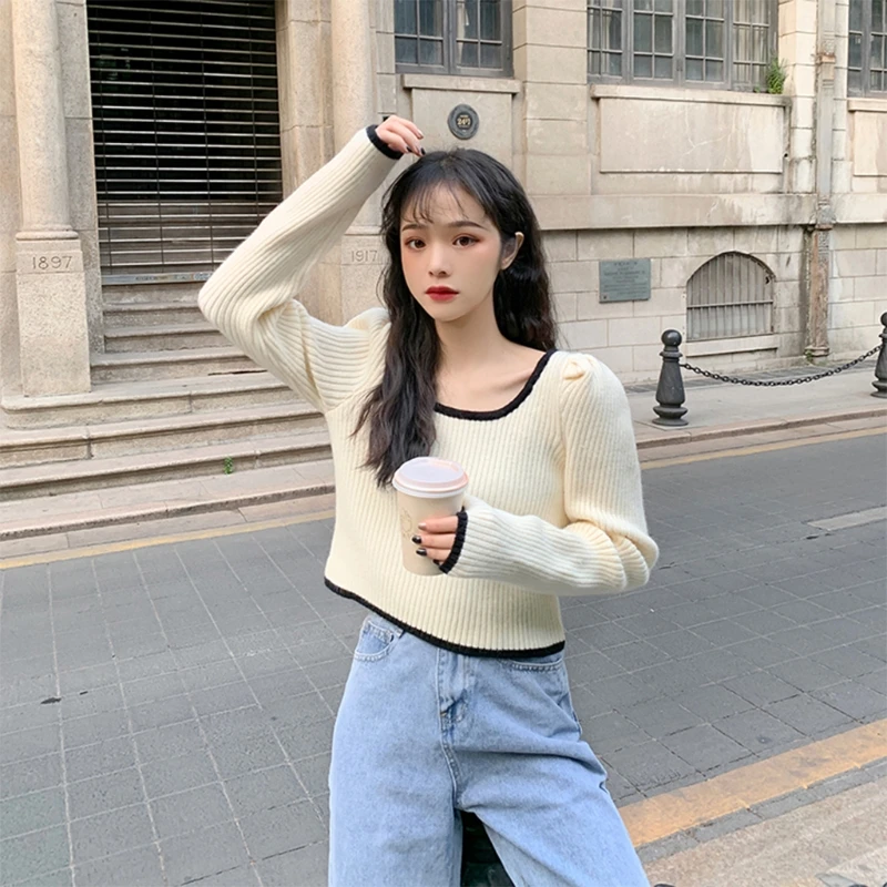 

Женский свитер с длинными рукавами-фонариками и квадратным вырезом