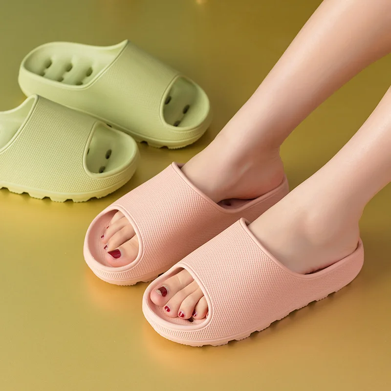 Foot Feeling Thick-soled Leaking Bathroom Slippers Women Summer Indoor and Outdoor Soft-soled Drainage Quick-drying Sandals