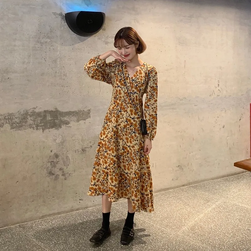 

Women Long Dresses 2020 new Sexy V Neck Floral Print Boho Beach Dress Casual Long Sleeve A Line Plus Size 4XL Sundress Robe