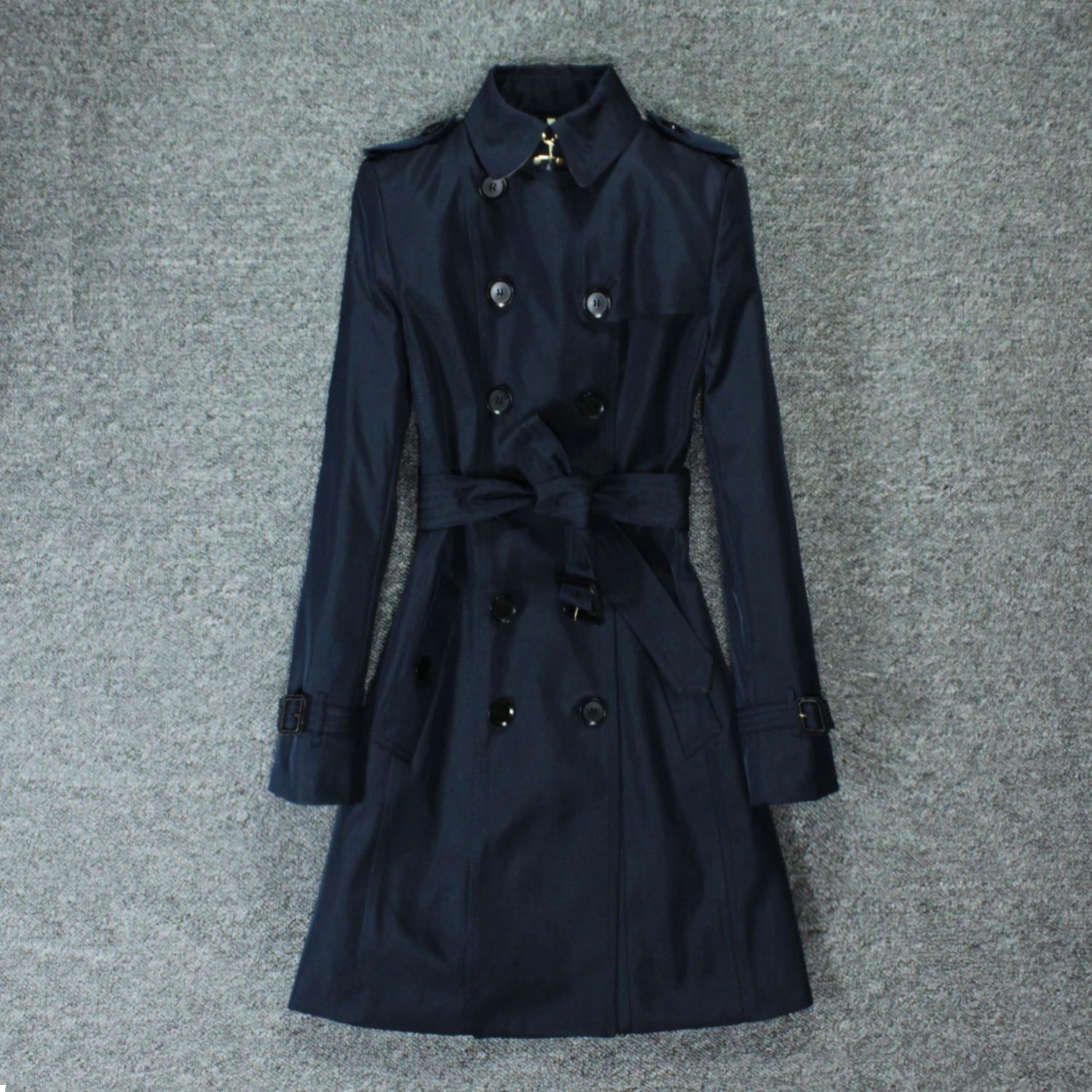 Ветровка женская средней длины классическое двубортное короткое пальто в