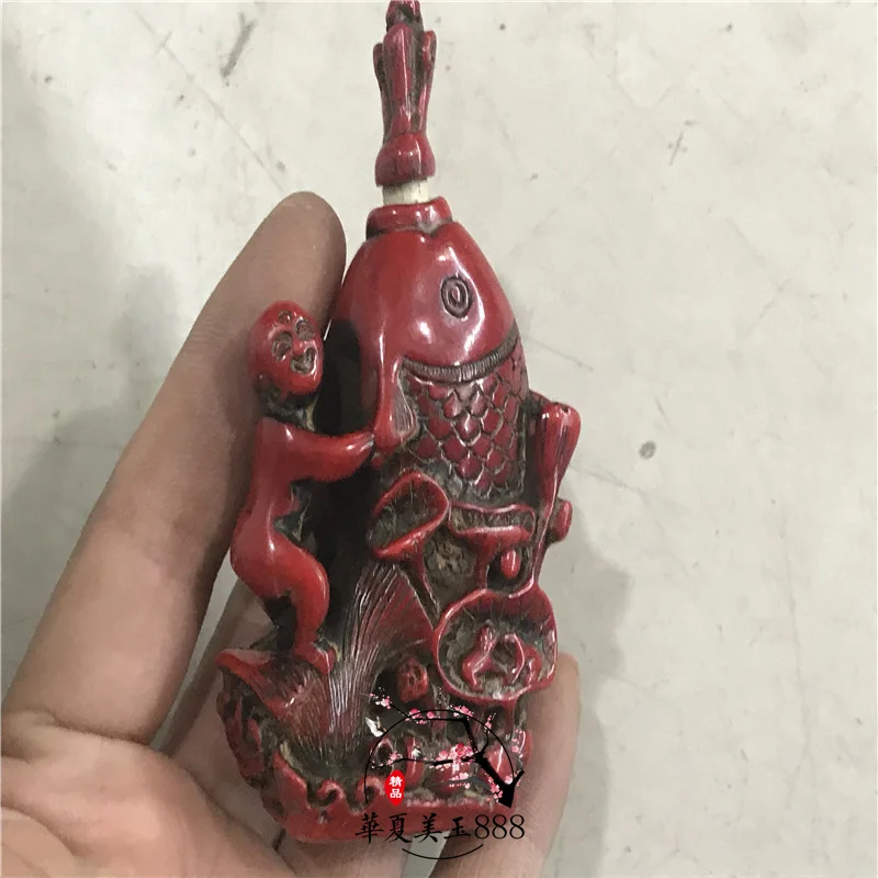 

Antique ornament red coral small fish snuff bottle home decoration office creative