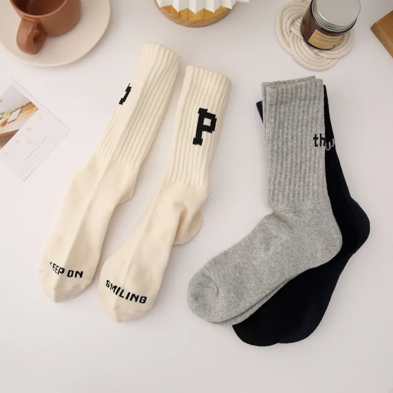 8Pieces=4Pairs/Lot Quality Mens Socks Combed Cotton Cozy Breathable Absorb Autumn Winter Socks Fashion Letter Sports Socks Male