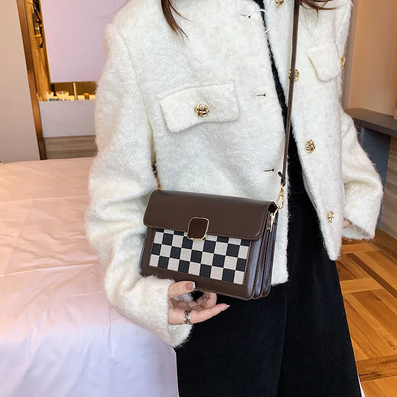 

Winter Portable Bag Female 2021 The New Tide Fashion Single Shoulder Bag Bag Red Tide Take Inclined bag, Small Square Net Bag