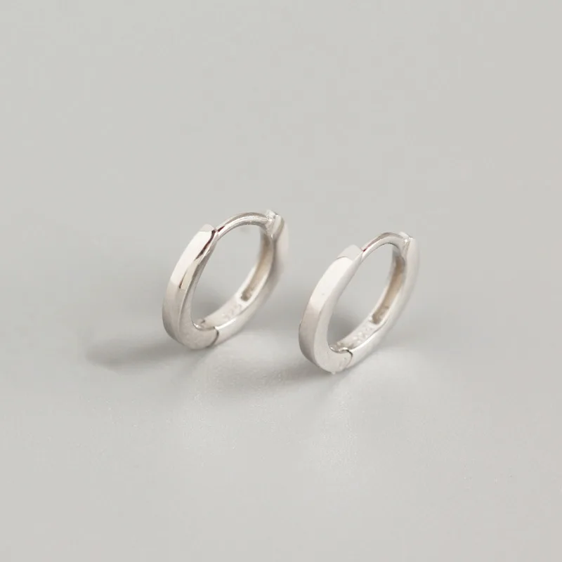 

Korean S925 Sterling Silver INS Wind Geometry Minimalist Earring Ear Buckle Celebrity Wind Silver Stud Earrings For Women