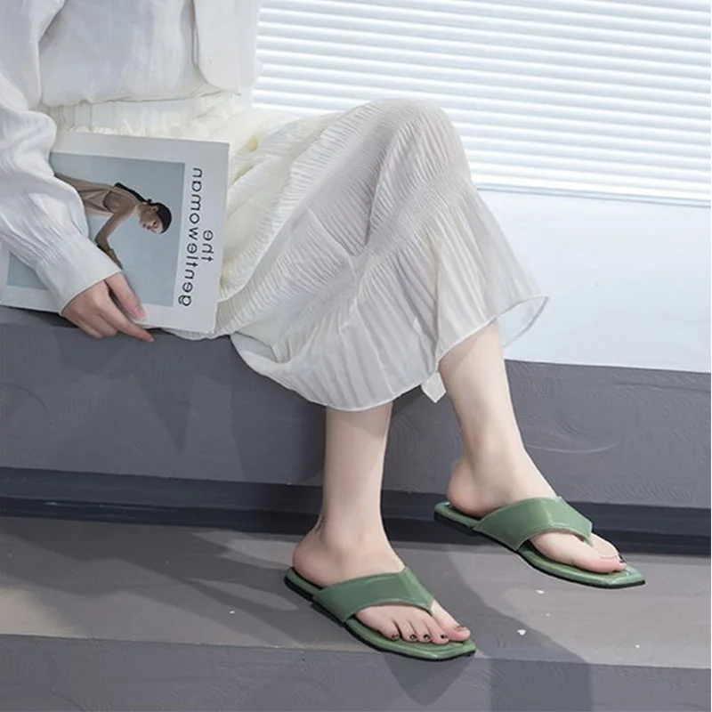 

2021New Europe And America Square Head Open Toe Flat Flip Flop Female Pure Color All-match Women's Shoes Casual Indoor Slippers