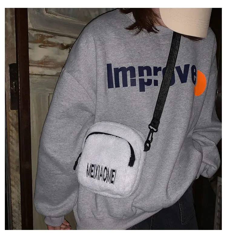 

Plush Women Mini Shoulder Bags Female Designer Crossbody Bags Letter Print Ladies Handbag Fashion Tote Bags for Girls Round Bags