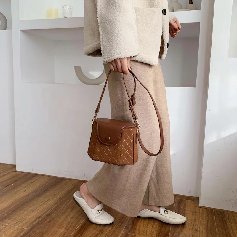 Женская брендовая сумка оригинального дизайна на плечо премиум-класса осень и