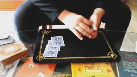 

Dama Inquieta by Jorge Carmona-Magic tricks