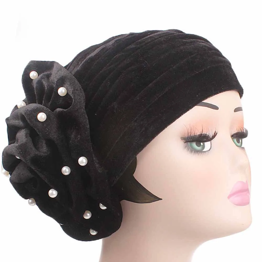 Повседневная осенне зимняя шапка в стиле ретро украшенная жемчугом Шапочка бини