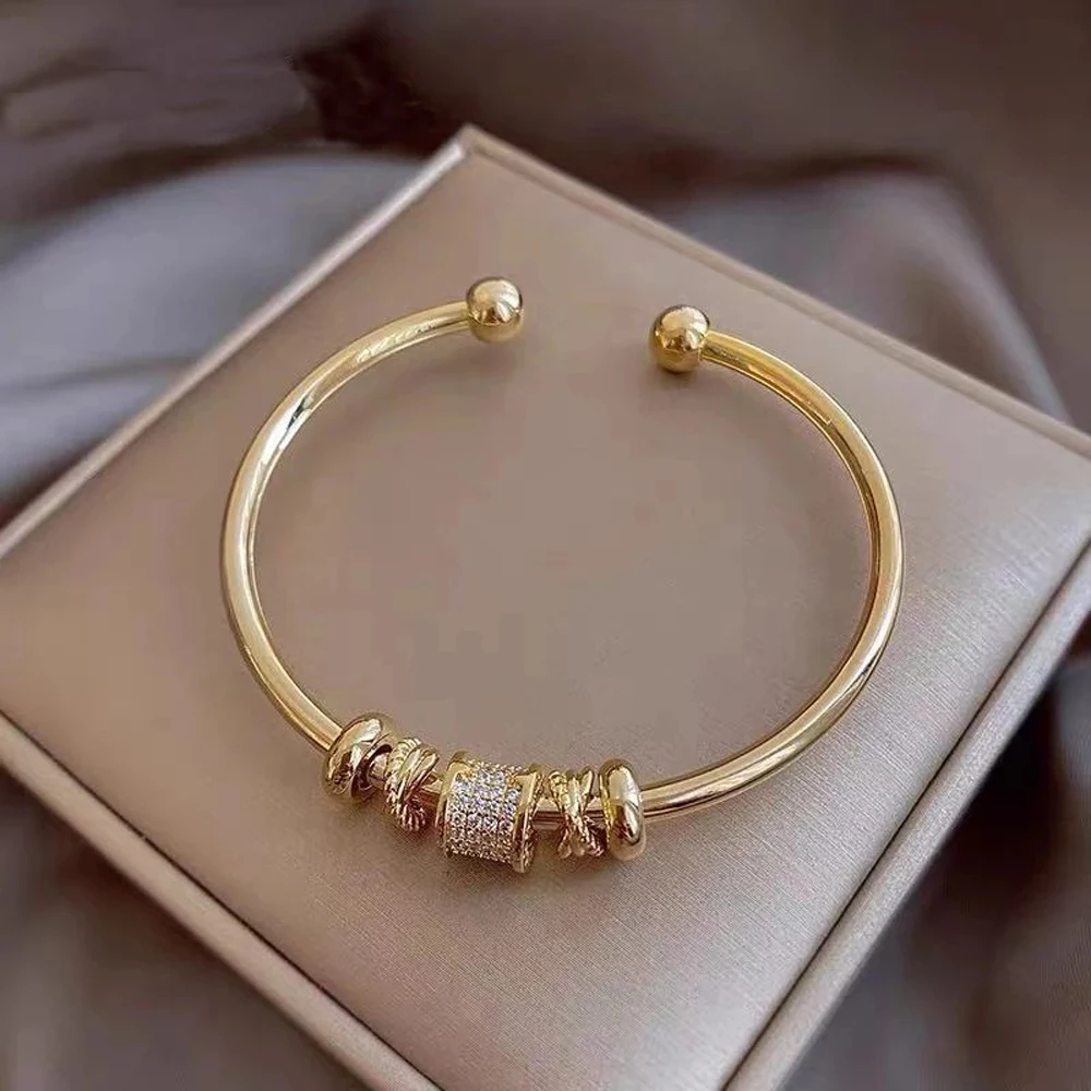 

Ms 2021 French Fashion New Geometric Set Auger Openings Bracelet, Contracted Personality Elegant Jewelry Party Gift